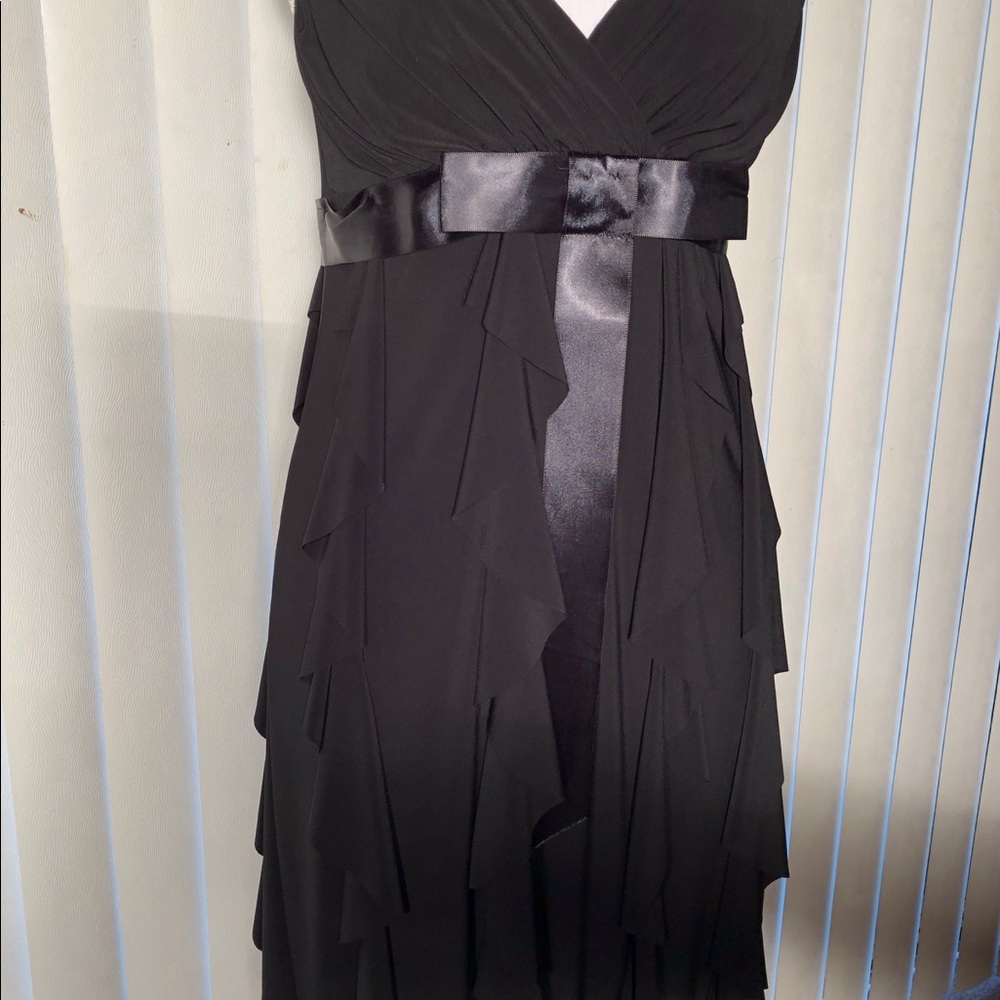 Gumbia > Gorgeous Strapless Ruffled Black Dress - Picture 2 of 7
